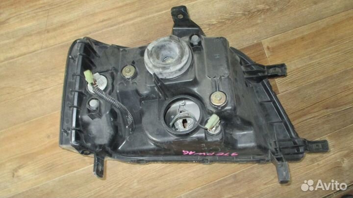 Таунайс литайс ноах фара левая 28123L