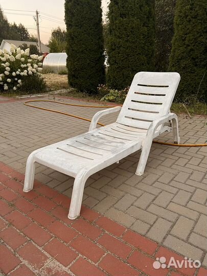 Шезлонг для дачи