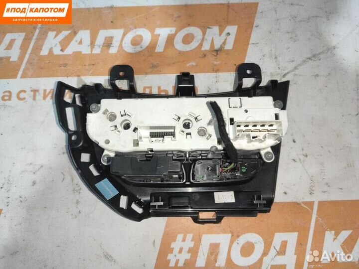 Блок управления печки/климат-контроля Ford Focus 3