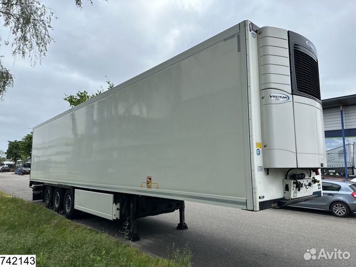 Полуприцеп рефрижератор Krone SD, 2012