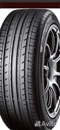Yokohama Bluearth ES32 215/55 R16 97V