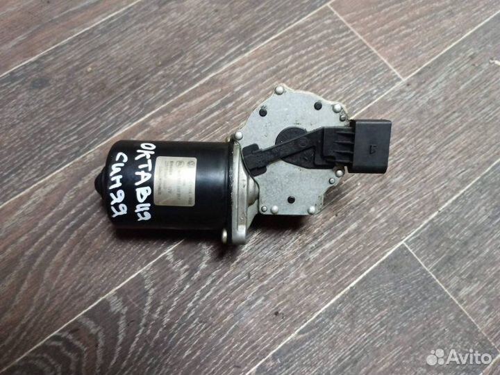 Моторчик трапеции дворников (стеклоочистителя)