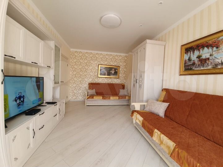 2-к. квартира, 62 м², 8/10 эт.