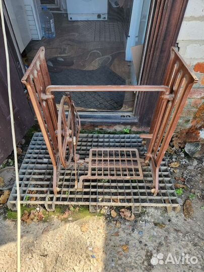 Станина швейной машинки