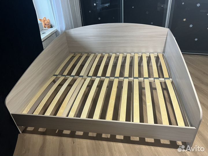 Кровать двухспальная с матрасом 180 200 бу