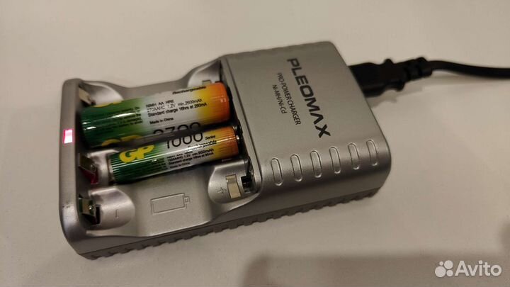 Зарядное устройство Pleomax