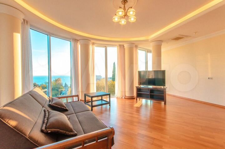 3-к. квартира, 126 м², 6/8 эт.