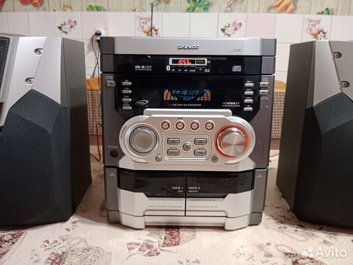 Музыкальный центр с bluetooth