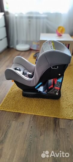 Десткое автокресло chicco cosmos