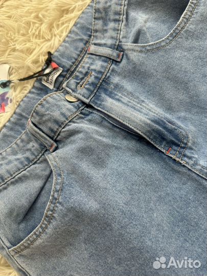 Джинсы широкие