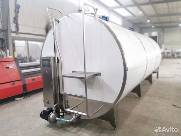 Охладитель молока закрытого типа 3000 литров