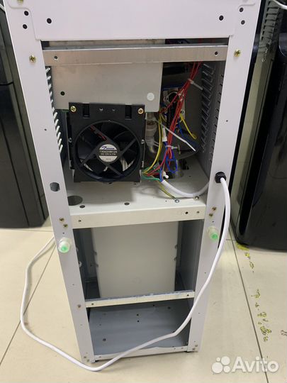 Кулер для воды с охлаждением и нагревом