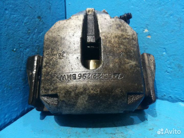 Суппорт передний правый Bmw 5-Series E39