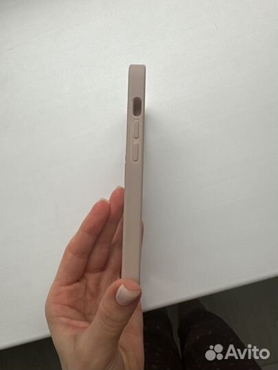 Чехол на iPhone 14