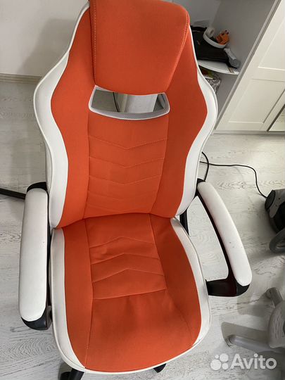 Компьютерное кресло игровое