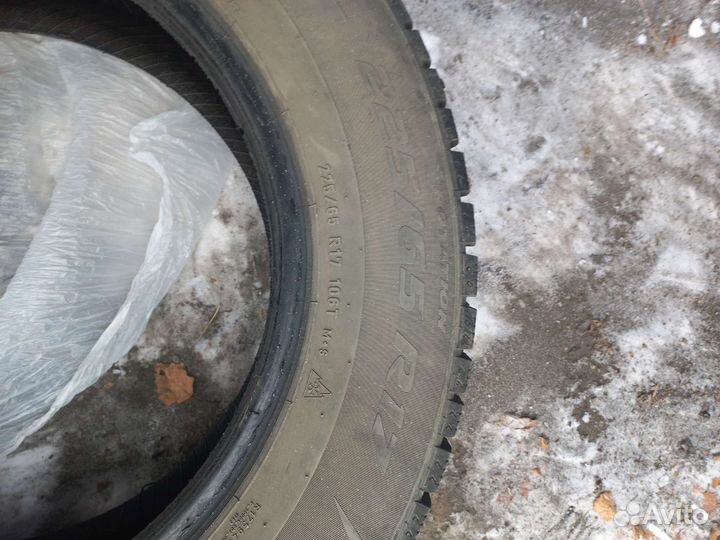 Pirelli Ice Zero 225/65 R17
