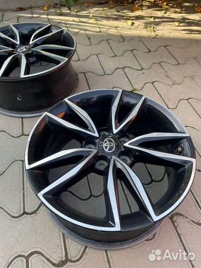 Оригинальные диски на toyota camry 55 r17