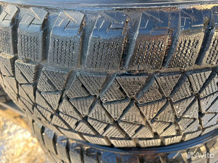 Bridgestone Blizzak DM-V2 255/55 R18