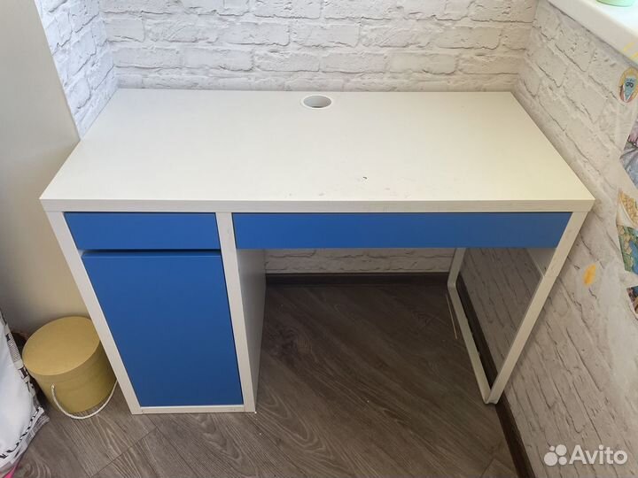 Письменный стол IKEA mikke