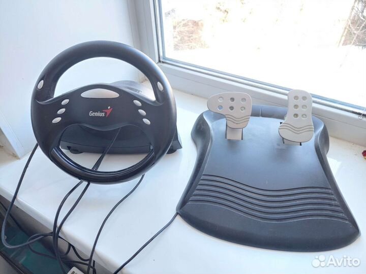 Игровой руль logitech