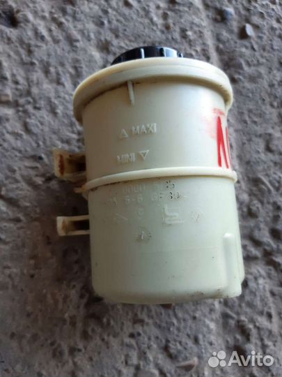 Рено Логан бачок гур