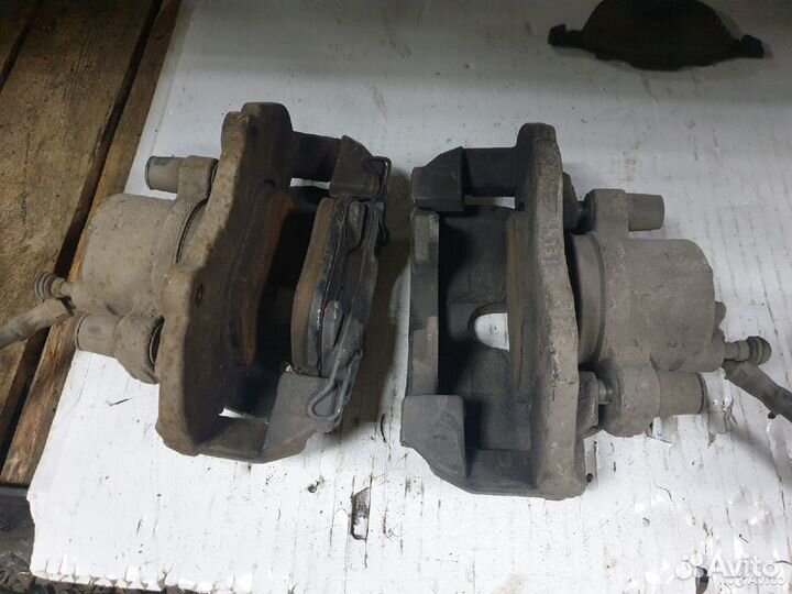 Суппорт тормозной передний правый левый Volvo S40