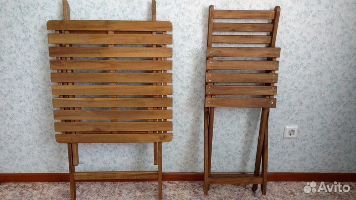 Комплект:складной деревянный стул и стол