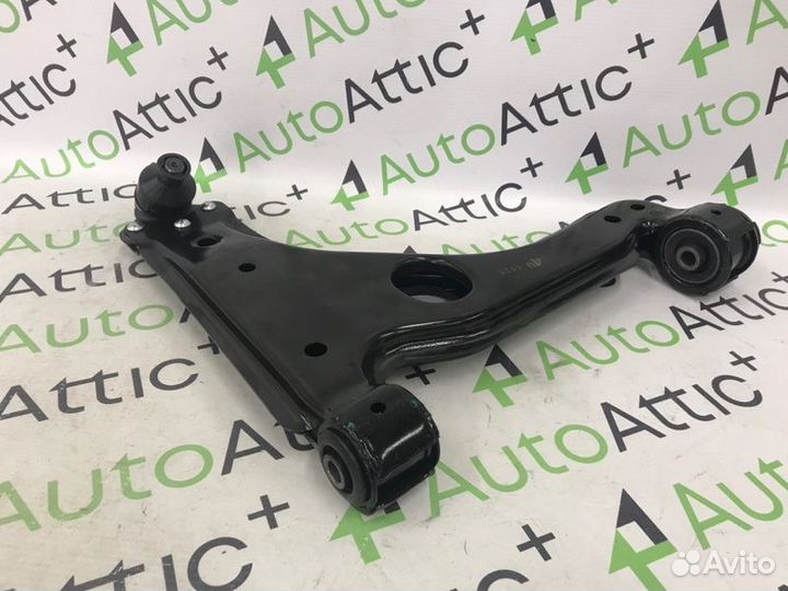 Рычаг подвески нижний передний правый Opel Astra H