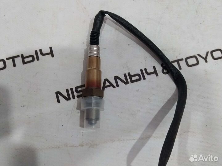 Датчик кислорода верхний на Nissan Almera B10