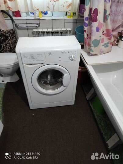 Продам стиральную машину indesit
