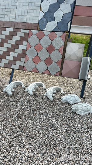 Крокодил садовая фигура из бетона, подарок