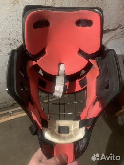 Шлем хоккейного вратаря