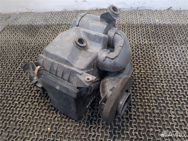 Корпус воздушного фильтра Nissan Pathfinder, 2010