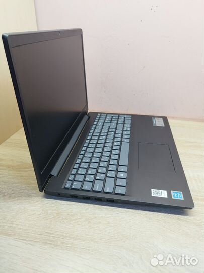 Ноутбук Lenovo 2020 года