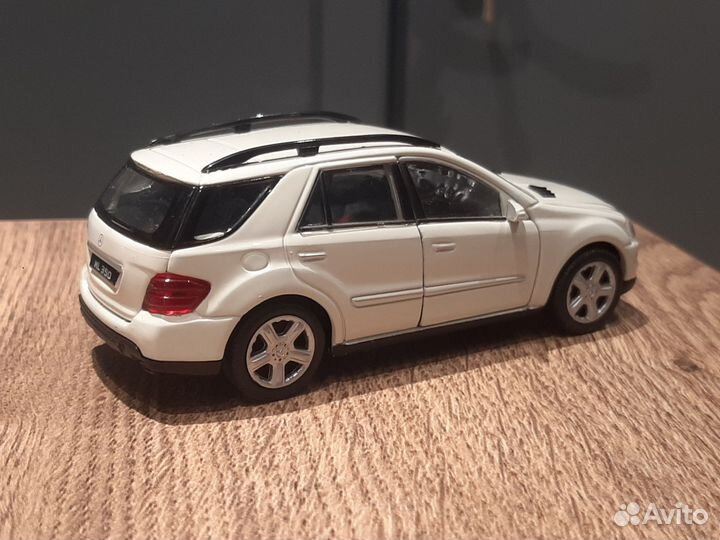 Модель Mercedes Benz M-class W164 ML350 2005-2008