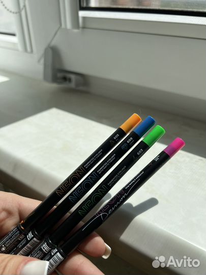 Тени для век