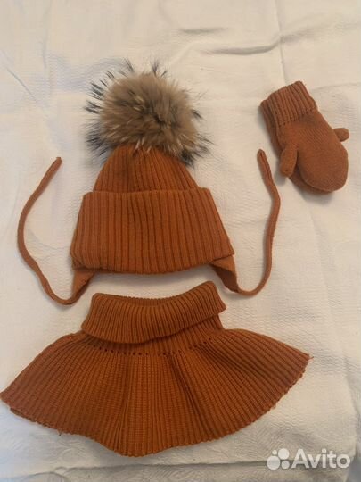 Комплект: шапка, варежки, манишка