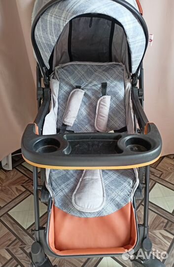 Детская коляска с перекидной ручкой