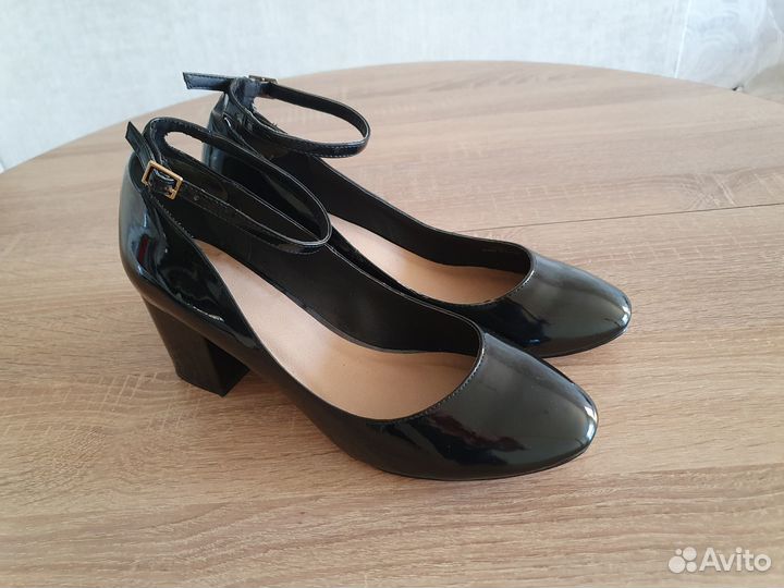 Туфли черные лаковые размер 40
