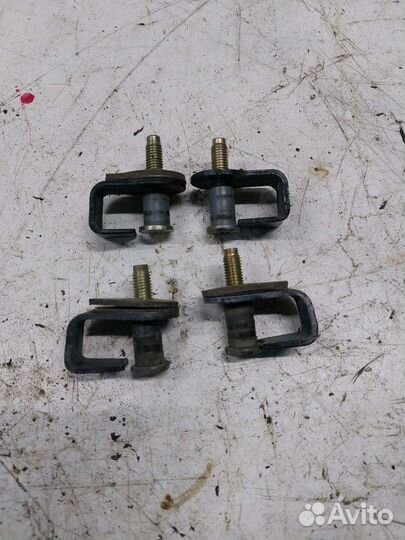 Петля замка двери Mercuri Sable 2 Ford Taurus 2