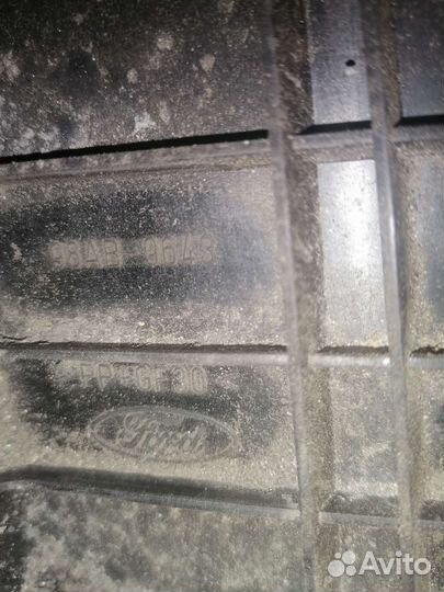 Корпус воздушного фильтра Ford Focus