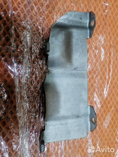 Защита выпускного коллектора Audi A6 C6 4F ccea