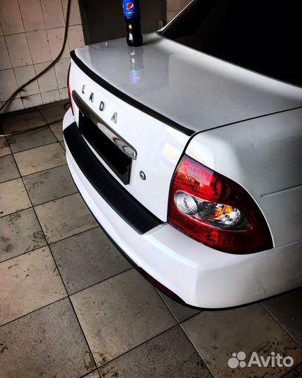 Лип-спойлер узкий на крышку багажника Приора