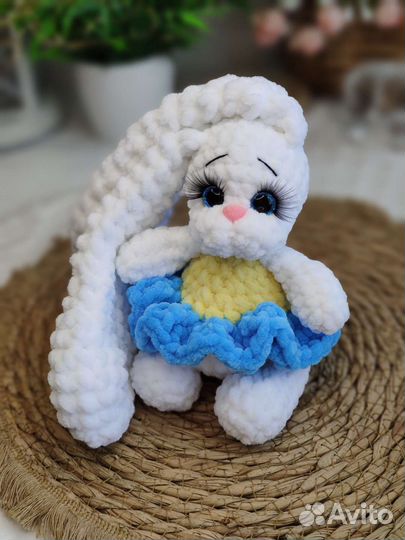 Заяц вязаный
