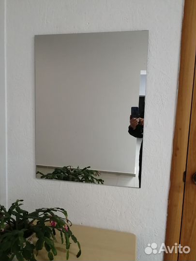 Зеркало настенное в бу