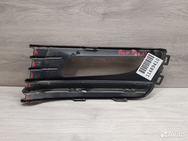 Решётка в бампер правая Volkswagen Polo Sedan 2011