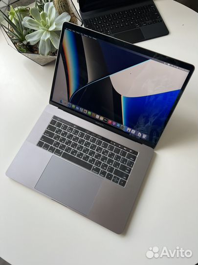 MacBook Pro 15” 2018 Core i9, 32GB/512GB, AMD 560X