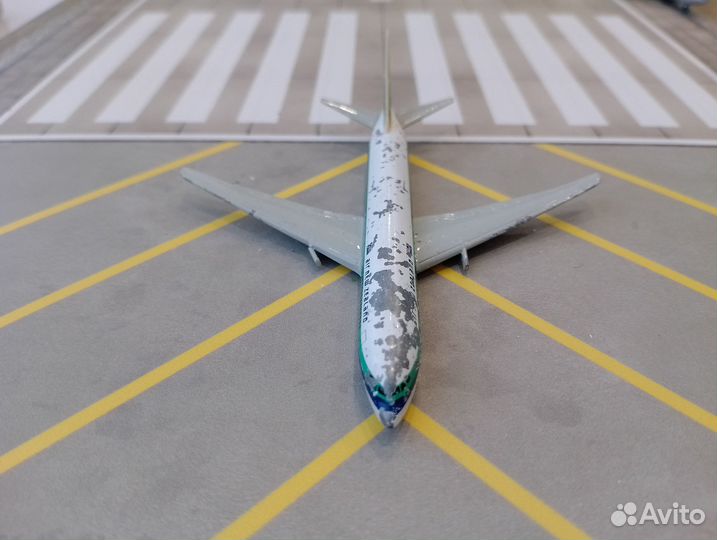 136 Самолёт Boeing 767-300 