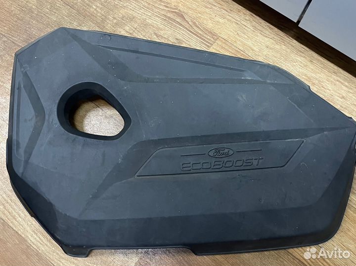 Крышка двигателя Ford Focus 3 Ecoboost
