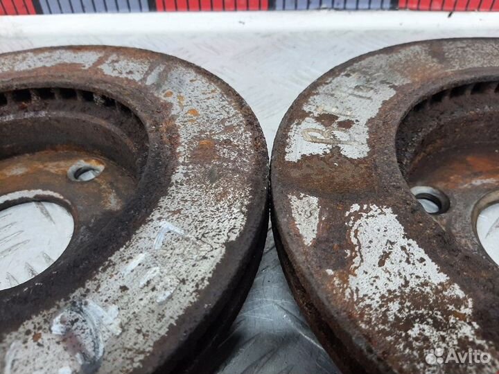 Диск тормозной передний Mazda Demio DW рест. 2000